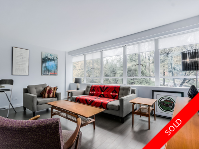 Large one bedroom reno'd Mid-Century Modern concrete building in heart of South Granville.